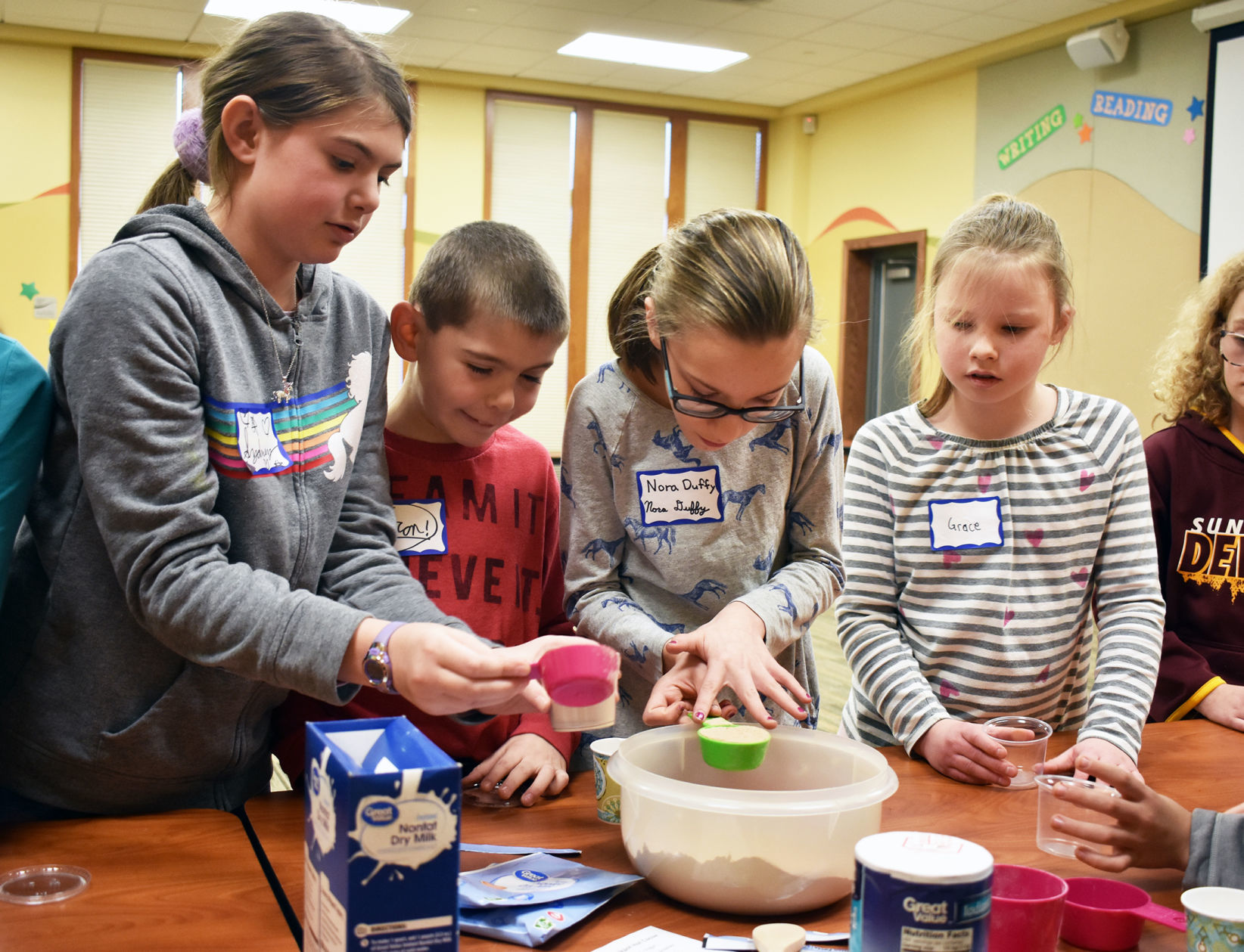 MAKE-IT-MONDAY AT LIBRARY